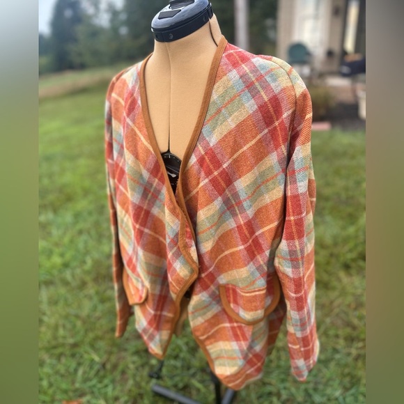 Lost Petal Linens wool blend one size sweater. Wool wrap. Fall colors NWT - Picture 2 of 7